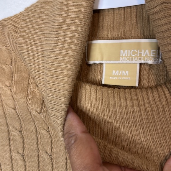 Michael Kors Caramel Turtle neck Size M - Picture 2 of 2